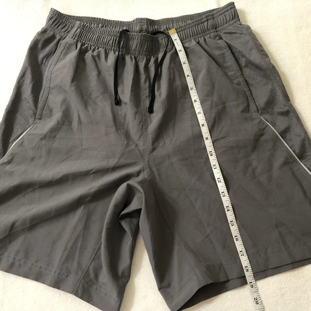 Under Armour Shorts Mens Large Gray HeatGear Lined 9 Inseam Running Gym